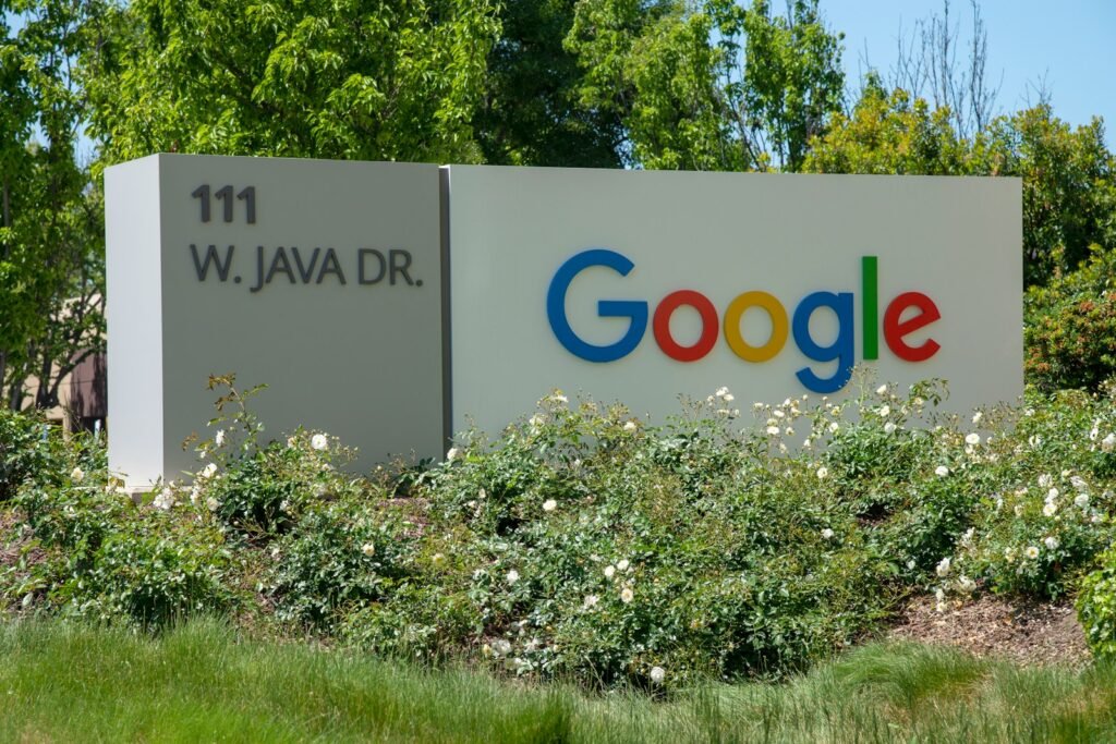 Histoire de Google : de BackRub au géant technologique mondial